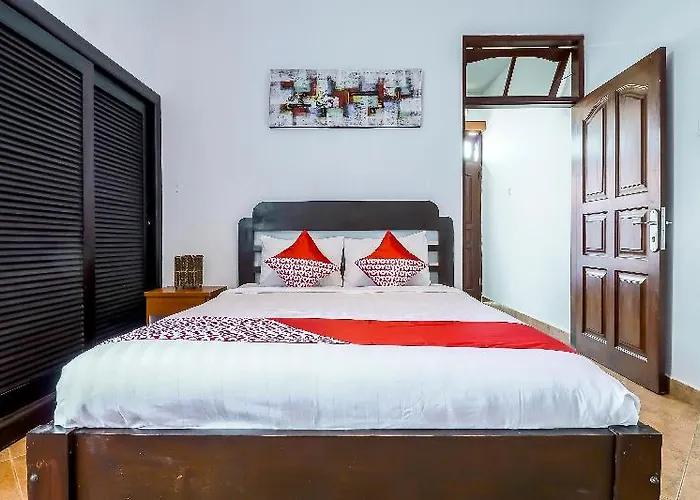 Sekar Arum Riverside In Canggu タナロット
